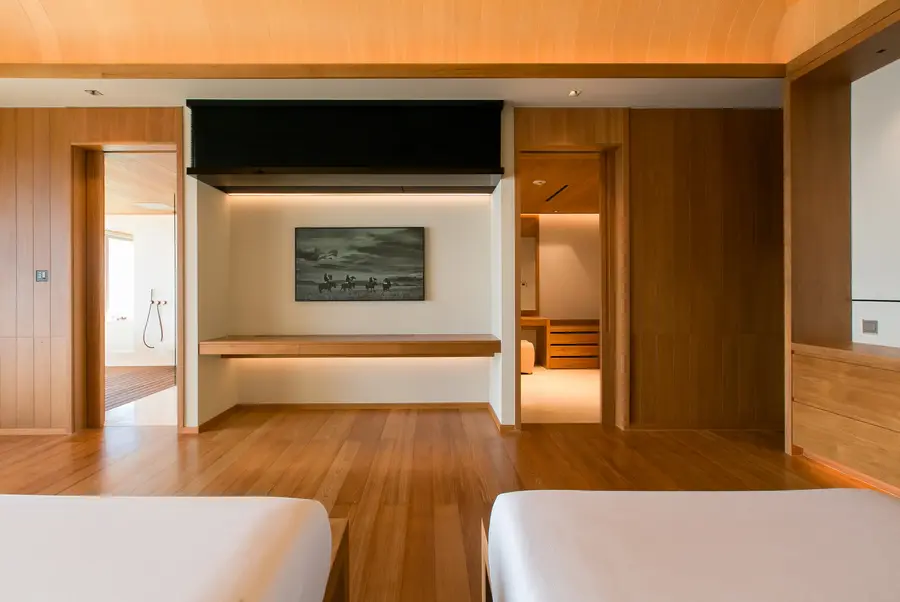 Bedroom 1 twin beds